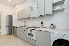 Large Family Poznan Apartment by Renters