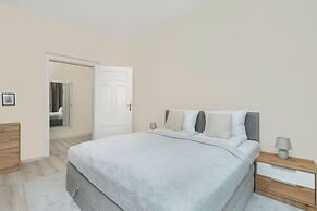 Large Family Poznan Apartment by Renters