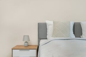 Large Family Poznan Apartment by Renters