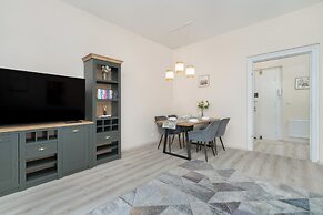 Large Family Poznan Apartment by Renters