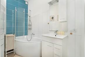 Large Family Poznan Apartment by Renters