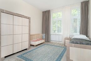 Large Family Poznan Apartment by Renters