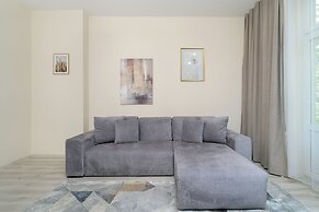 Large Family Poznan Apartment by Renters