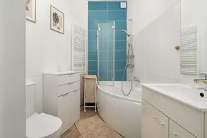 Large Family Poznan Apartment by Renters