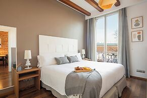 Aspasios Market Balconies