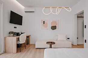 Plānis Str Urban Suites by Semavi