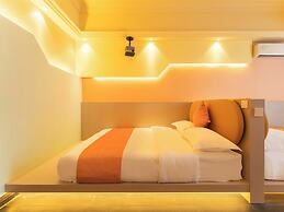 Wind Sleeping Color Hotel