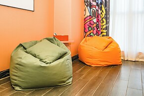 Wind Sleeping Color Hotel