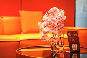 Wind Sleeping Color Hotel