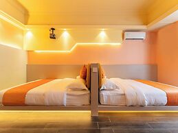 Wind Sleeping Color Hotel