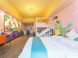 Wind Sleeping Color Hotel