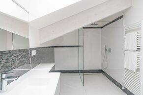 Villa White by Myvillacollection