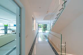 Villa White by Myvillacollection