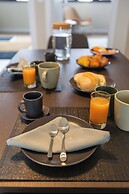 Aspasios Bonjardim Apartments