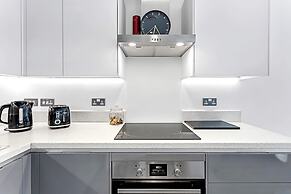 Stylish Flat In Battersea Reach