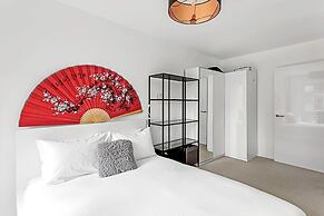 Stylish Flat In Battersea Reach