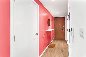 Stylish Flat In Battersea Reach