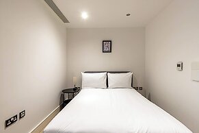 Chic Studio With Skyline Views