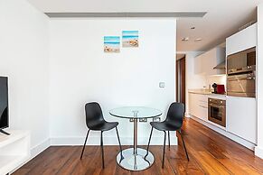 Chic Studio With Skyline Views