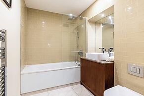 Chic Studio With Skyline Views