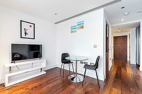 Chic Studio With Skyline Views