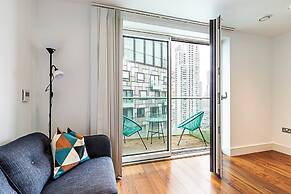 Chic Studio With Skyline Views