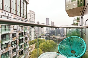 Chic Studio With Skyline Views