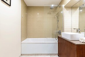 Chic Studio With Skyline Views