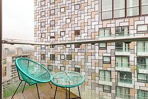 Chic Studio With Skyline Views