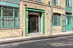 Quirky and Colourful Flat in Shoreditch