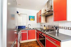 Quirky and Colourful Flat in Shoreditch