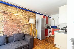 Quirky and Colourful Flat in Shoreditch