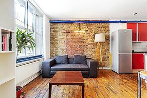Quirky and Colourful Flat in Shoreditch