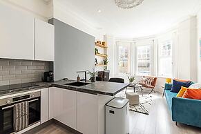 Stylish Hideaway Flat at Milton Park Highgate