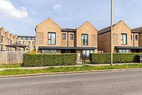 Semi-detached House With Modern Bespoke Interior