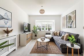 Semi-detached House With Modern Bespoke Interior