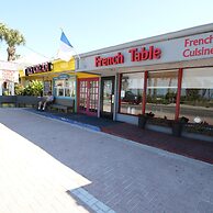 Runaway Tropical Waves-pet Friendly