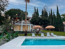 Tess Villa Olmos in M Laga