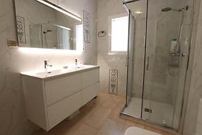 Tess Villa Olmos in M Laga