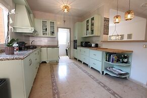 Tess Villa Olmos in M Laga