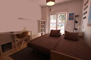 Tess Villa Olmos in M Laga