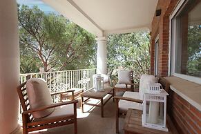 Tess Villa Olmos in M Laga