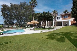 Tess Villa Olmos in M Laga