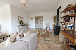 Tess Villa Olmos in M Laga