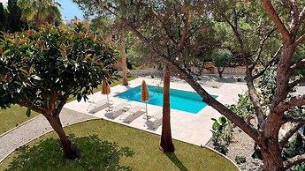 Tess Villa Olmos in M Laga