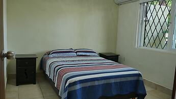 Casa Mister Ken pie de playa Los Cocos