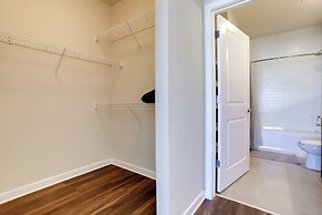 Spacious Apartment in Alexandria