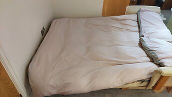 Malvern Cozy Apartment Retreat King bed & Sofa bed