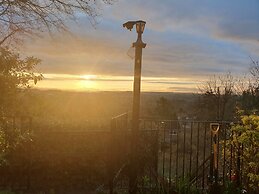 Malvern Cozy Apartment Retreat King bed & Sofa bed