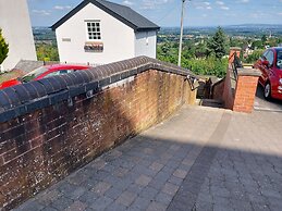 Malvern Cozy Apartment Retreat King bed & Sofa bed